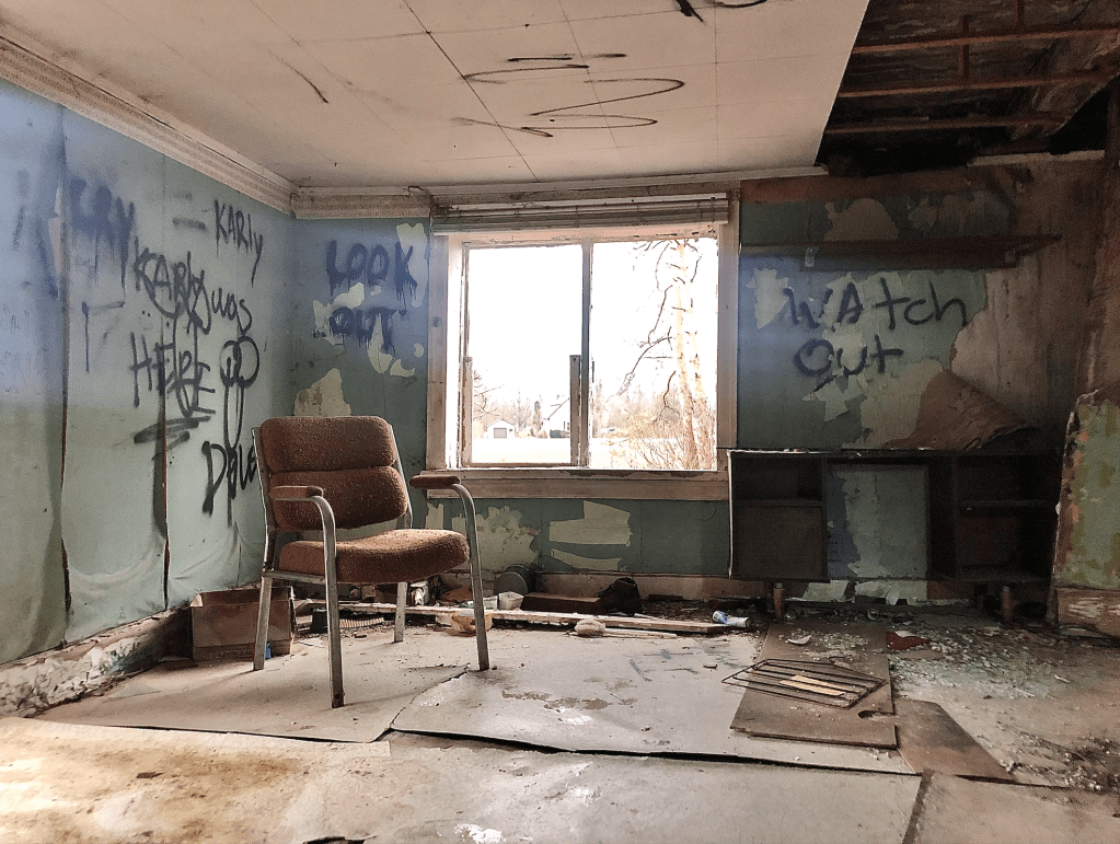 Urbex: Abandoned 1867 Heritage Farmhouse – Pilkington Township, Ontario